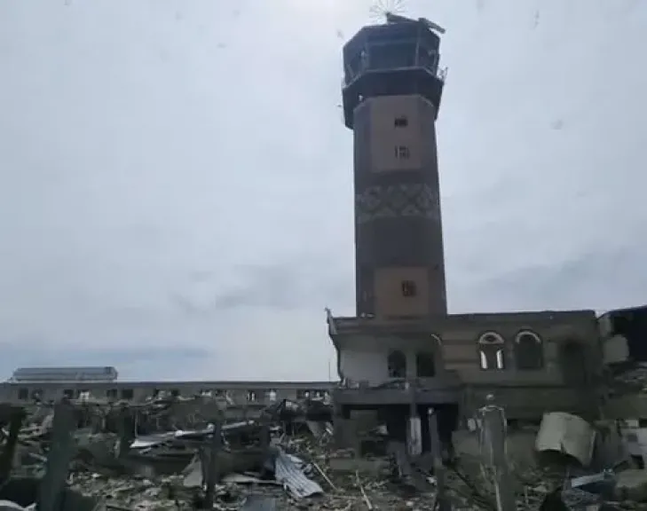 هلع في صفوف الحوثيين.. تدمير مطار صنعاء يحاصر قيادات الجماعة في الداخل والخارج